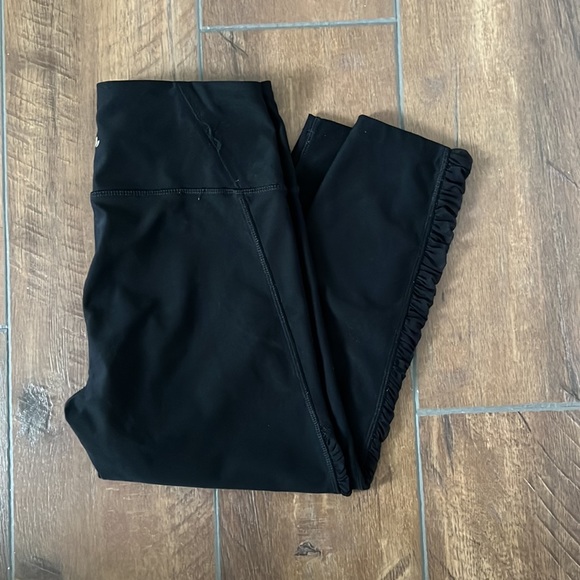 Medium black cropped leggings - Picture 2 of 3